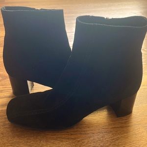 La Canadienne Black Boots